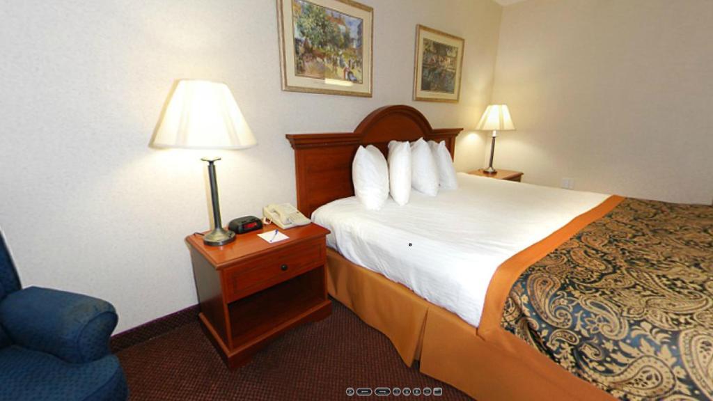 Baymont By Wyndham Dowagiac Hotel Szoba fotó